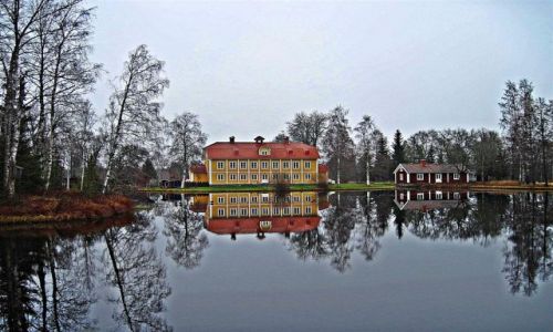 Zdjcie SZWECJA / DALARNA / AVESTA / JESZCZE  JESIE