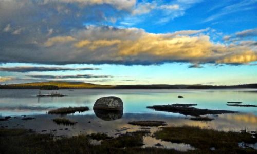 Zdjcie SZWECJA / VASTERNORRLAND / JEZIORO  SAMSJON / PORANEK NAD JEZIOREM