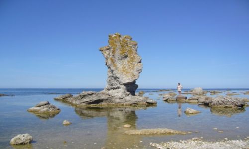 Zdjecie SZWECJA / Gotland / Wysepka Får / Raukary na Får