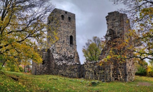 Zdjecie SZWECJA / region Sztokholm / Sigtuna / Ruiny kocioa w Sigtunie