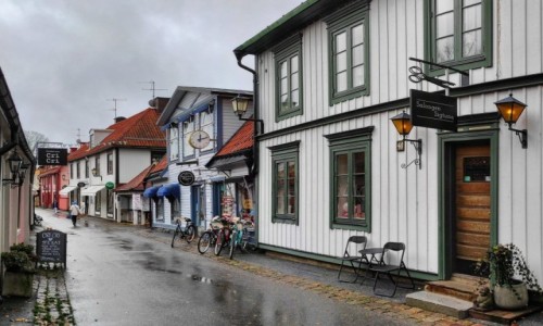 Zdjcie SZWECJA / region Sztokholm / Sigtuna / Uliczka w Sigtunie