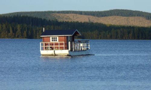Zdjcie SZWECJA / LAPONIA / KOMUNA MALA / PLYWAJACA SAUNA