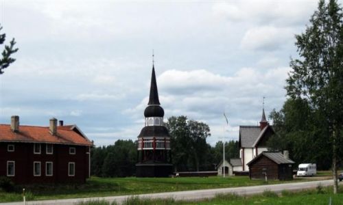 Zdjecie SZWECJA / DALARNA / GDZIE W DALARNIE / ZABYTKOWA DZWONNICA