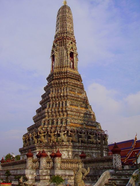 Zdjęcia: światynia Szczęśliwego Poranka, Bangkok, jedna z wież WAT ARUN, TAJLANDIA Zdjęcia: światynia Szczęśliwego Poranka, Bangkok, jedna z wież WAT ARUN, TAJLANDIA