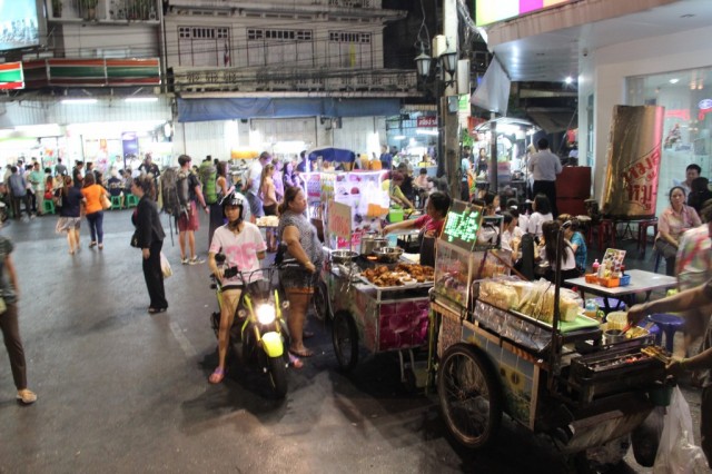 Zdj cia: Okolice Khao San, Bangkok, Wszdzie jedzenie, TAJLANDIA