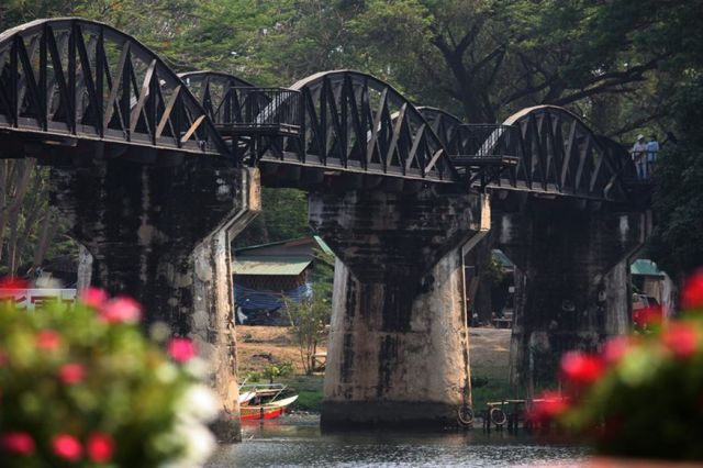 Zdjęcia: Bangkok, prowincja Kanchanaburii, most na rzece Kwai, TAJLANDIA Zdjęcia: Bangkok, prowincja Kanchanaburii, most na rzece Kwai, TAJLANDIA