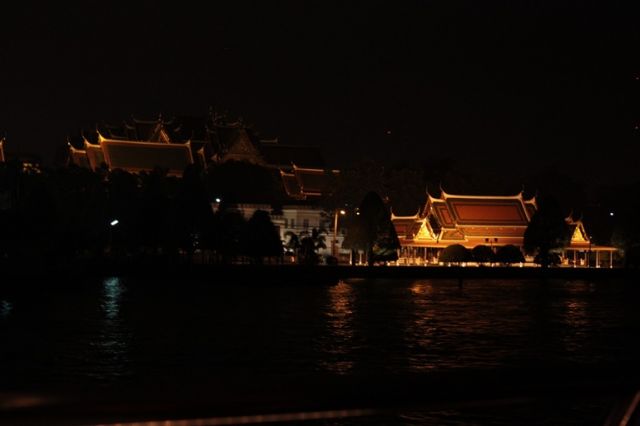 Zdjęcia: rejs po rzece Chao Praya, Bangkok nocą 4, TAJLANDIA Zdjęcia: rejs po rzece Chao Praya, Bangkok nocą 4, TAJLANDIA
