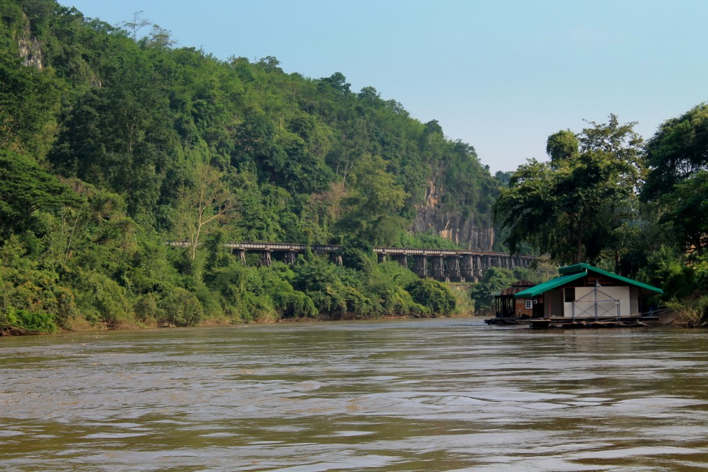Zdjęcia: trasa wzdłuż rzeki Kwai, Kanchanaburi, "kolej śmierci", TAJLANDIA Zdjęcia: trasa wzdłuż rzeki Kwai, Kanchanaburi, "kolej śmierci", TAJLANDIA