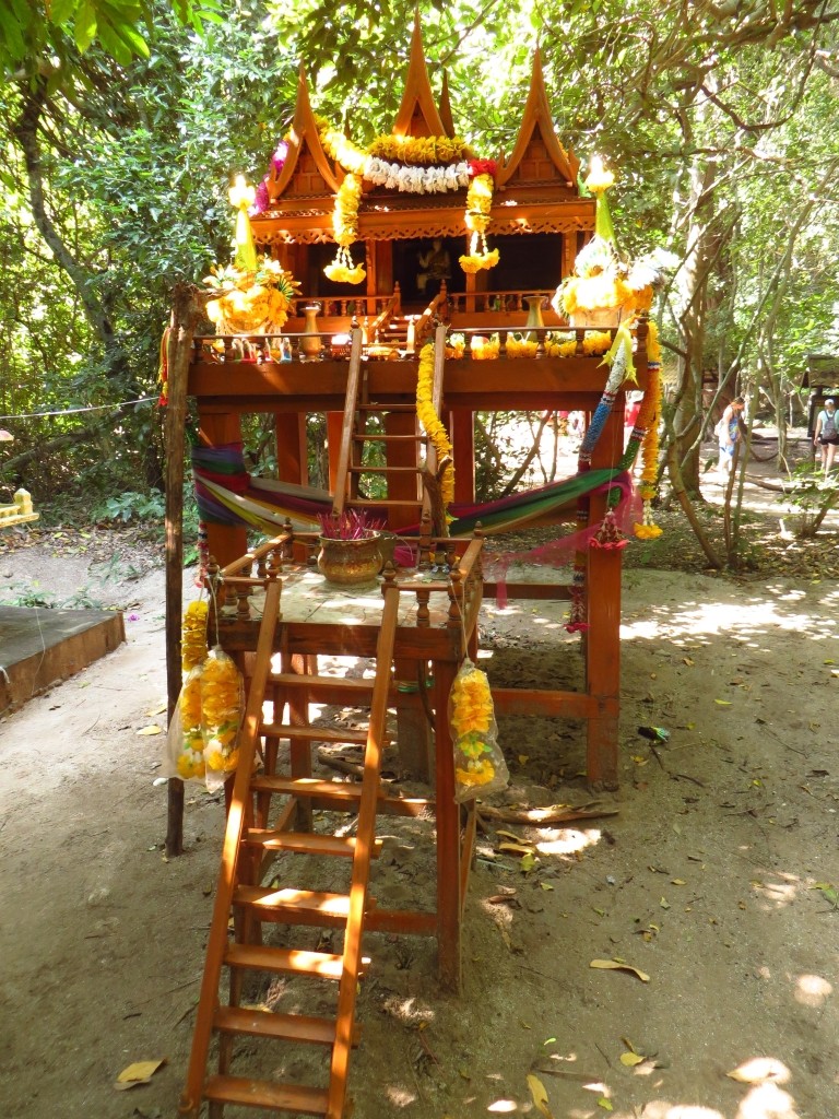 Zdjęcia: P.N. Sam Roi Yod, Zatoka Tajlandzka, kapliczka, TAJLANDIA Zdjęcia: P.N. Sam Roi Yod, Zatoka Tajlandzka, kapliczka, TAJLANDIA