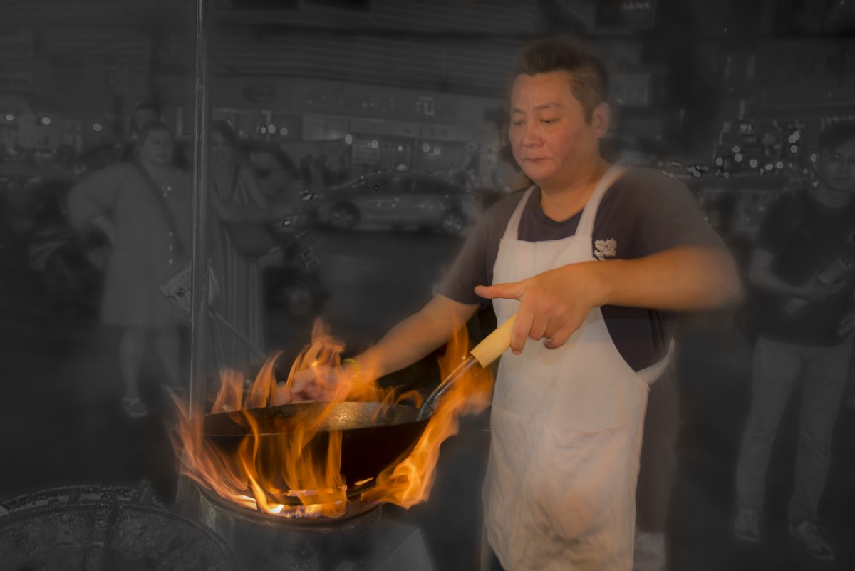 Zdjęcia: Bazar, Bangkok, Praca pali mu się w rękach., TAJLANDIA Zdjęcia: Bazar, Bangkok, Praca pali mu się w rękach., TAJLANDIA