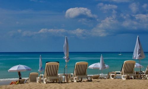 Zdjecie TAJLANDIA / Phuket / Kamala Beach / Plaza w Kamala (Thailand)