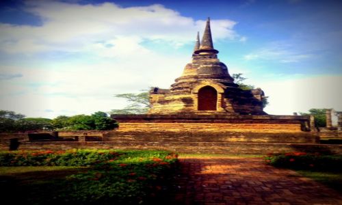 Zdjęcie TAJLANDIA / Sukothai  / Historical Park  / stupy są wszędzie