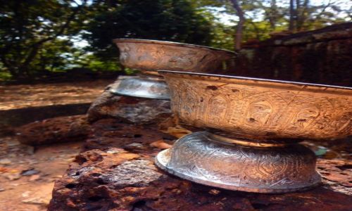 Zdjęcie TAJLANDIA / si satchanalai / park / pozostawione po imprezie