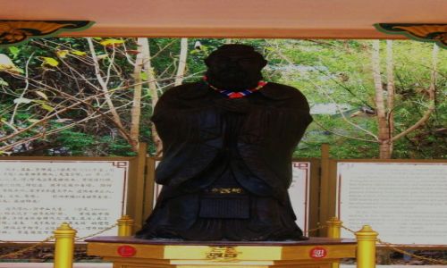 Zdjęcie TAJLANDIA / Pataja / Na wzgórzu światynnym Phra Yai / Chińscy Święci