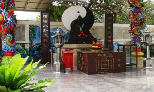 Zdjęcie TAJLANDIA / Pataja / Na wzgórzu światynnym Phra Yai / Chińscy Święci