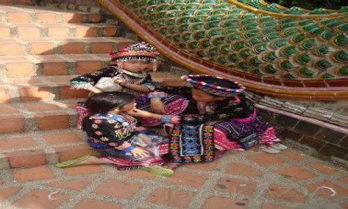 Zdjęcie TAJLANDIA / brak / kolo chang mai / dziewczynki