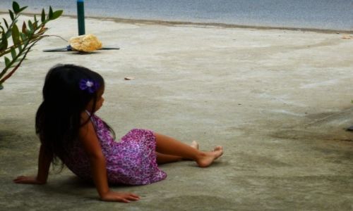 Zdjęcie TAJLANDIA / Ko Chang / chodnik przed sklepem / Samotność 1