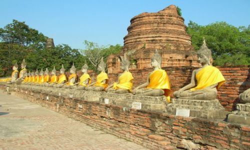 Zdjęcie TAJLANDIA / Ayutthaya / Wat Yai Chai Mongkol / Pozycja lotosu