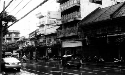 Zdjcie TAJLANDIA / Bangkok / Bangkok / najchodzi deszcz