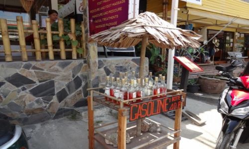 TAJLANDIA / Koh Phangan / Had  Yao / stacja benzynowa:)