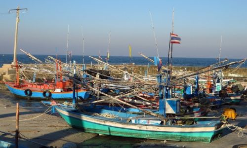 Zdjcie TAJLANDIA / Zatoka Tajlandzka / Hua Hin / rybackie odzie