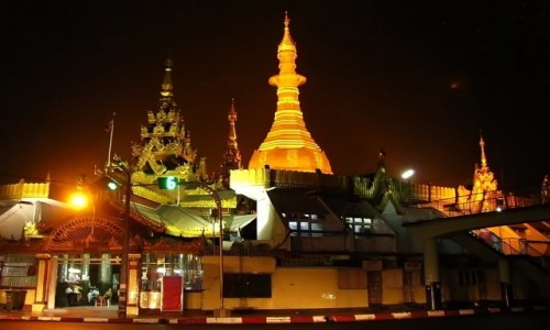Zdjcie MYANMAR / Yangon / Yangon / Sule Paya
