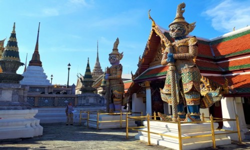 Zdjcie TAJLANDIA / Bangkok / Wat Phra Kaeo / Ogromni stranicy wityni