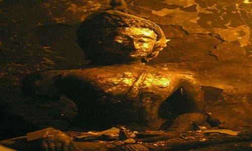 Zdjęcie TAJLANDIA / Ajutthaja / złota góra / budda2