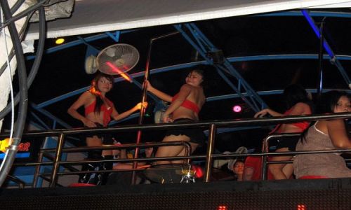 Zdjecie TAJLANDIA / Phuket / Patong, Bangla Road / Impreza na pitrze