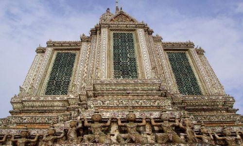 Zdjęcie TAJLANDIA / Bangokok / swiatynia Wat Arun / jedna z wiez swiatyni Wat Arun
