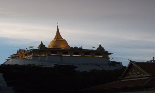 Zdjęcie TAJLANDIA / Bangkok / Golden Mountain / ... sen ...
