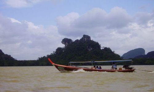 Zdjęcie TAJLANDIA / południowa Tajlandia / zatoka Ao Phang-Nga / płynąc przez zatokę Phang Nga
