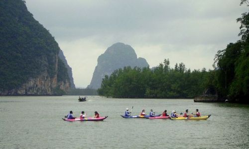 Zdjcie TAJLANDIA / poudniowa Tajlandia / Ao Phang-Nga National Park / nakajaku do jaskini Koh Talu