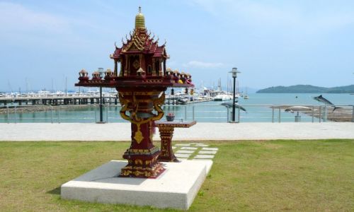 Zdjęcie TAJLANDIA / Phuket / Marina Ao Po / Dobre duchy czuwają nad nami