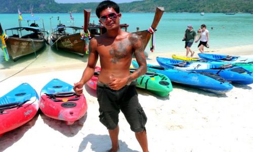 Zdjcie TAJLANDIA / Koh Phi Phi Don / Yongkasem beach / Pilot dugich ogonw