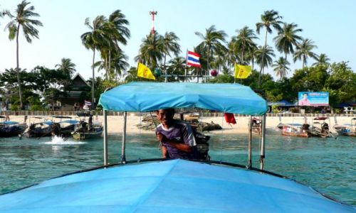 Zdjcie TAJLANDIA / Koh Phi Phi Don / Yongkasem beach / Tajowie - pilot water taxi