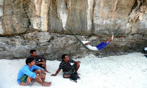 Zdjęcie TAJLANDIA / Koh Phi Phi Le / Mava Bay / Dla Tajów to jest teatr