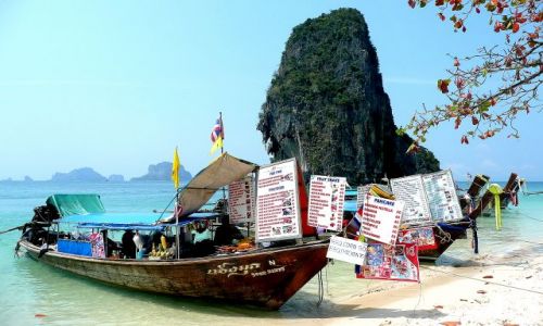 TAJLANDIA / Krabi / pla¿a przy Rai Le Bay resort and spa / Wodne stragany