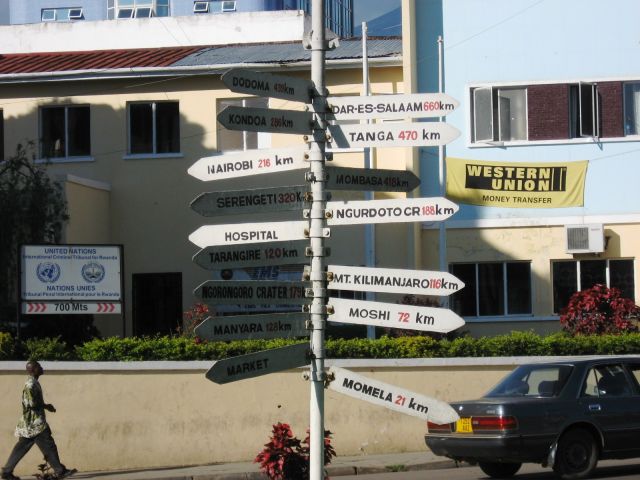 Zdjęcia: centrum, Arusha, przez ile dróg musi przejść każdy z nas...?, TANZANIA Zdjęcia: centrum, Arusha, przez ile dróg musi przejść każdy z nas...?, TANZANIA