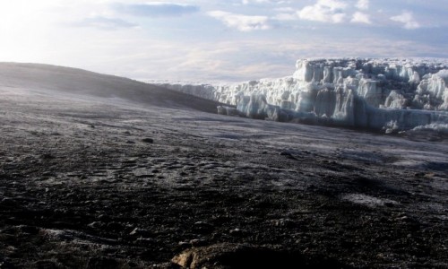 Zdjęcie TANZANIA / masyw Kilimandżaro / wierzchołek Uhuru 5895 m. / na szczycie