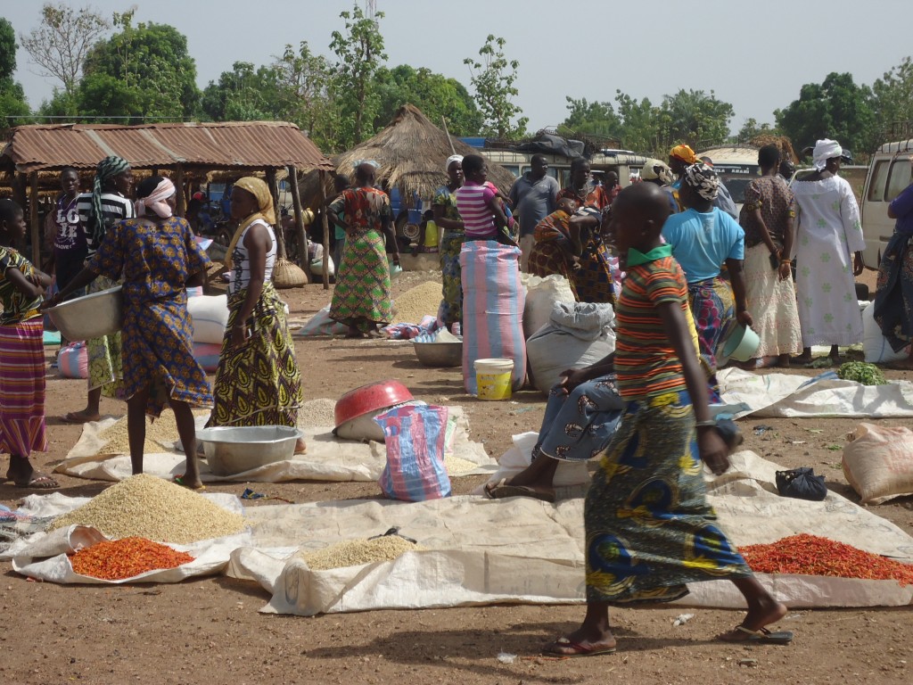 Zdjęcia: Nadoba, Region Kara, W dzień targowy ...., TOGO Zdjęcia: Nadoba, Region Kara, W dzień targowy ...., TOGO