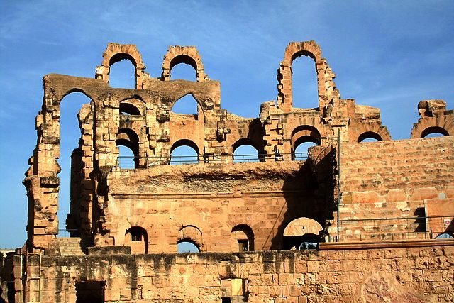 Zdjęcia: El Jem, Środkowo-wschodnia Tunezja, Amfiteatr rzymski, TUNEZJA Zdjęcia: El Jem, Środkowo-wschodnia Tunezja, Amfiteatr rzymski, TUNEZJA