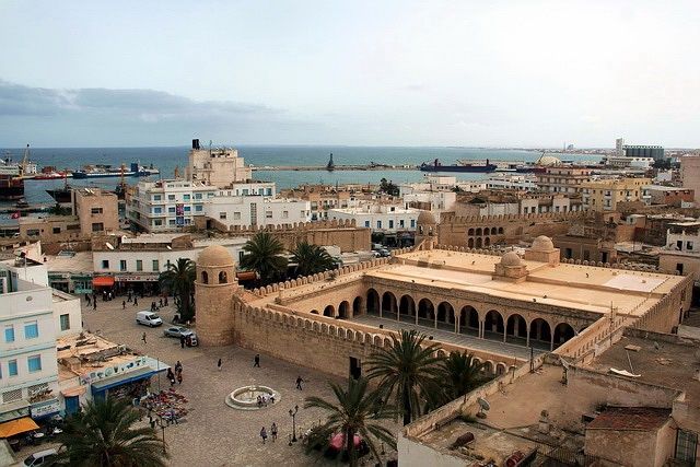 Zdjęcia: Sousse, Zachodnia Tunezja, Widok na meczet i port, TUNEZJA Zdjęcia: Sousse, Zachodnia Tunezja, Widok na meczet i port, TUNEZJA
