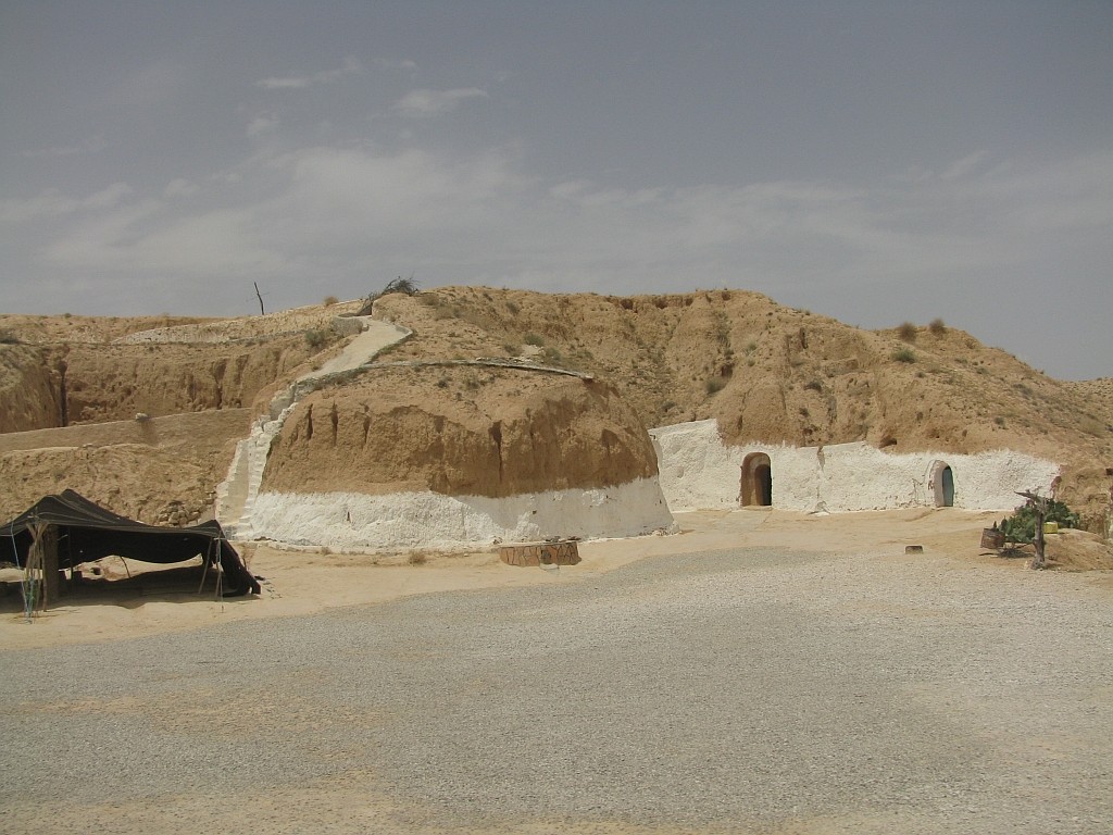Zdjęcia: okolice Matmaty, góry Dżebel, dom troglodytów, TUNEZJA Zdjęcia: okolice Matmaty, góry Dżebel, dom troglodytów, TUNEZJA