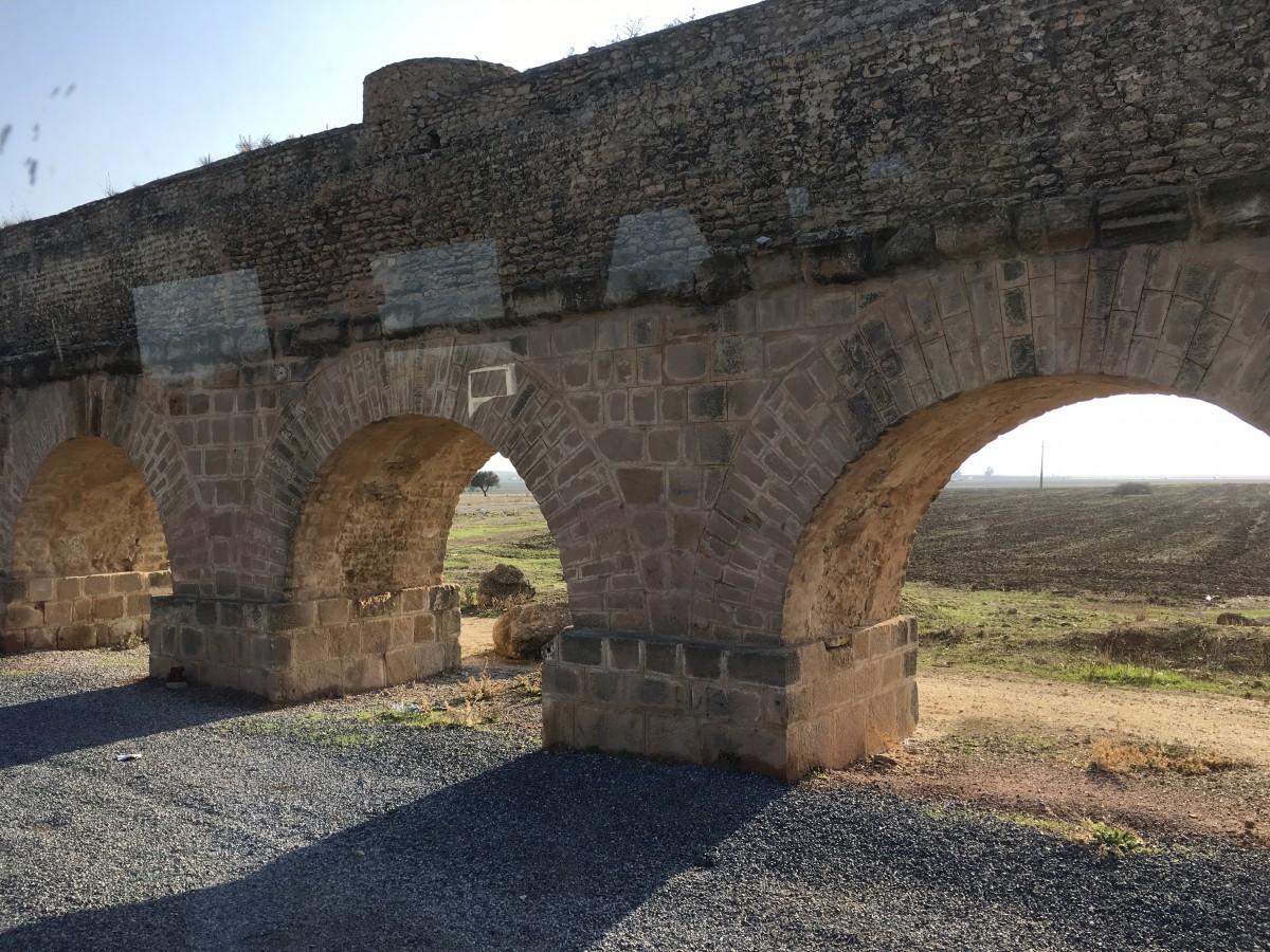 Zdjęcia: Uthina, Uthina - akwedukt, TUNEZJA Zdjęcia: Uthina, Uthina - akwedukt, TUNEZJA