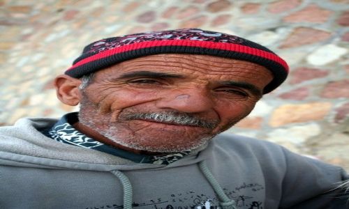 Zdjecie TUNEZJA / Tunis / Korbus / Konkurs - Karze, opiekun rda