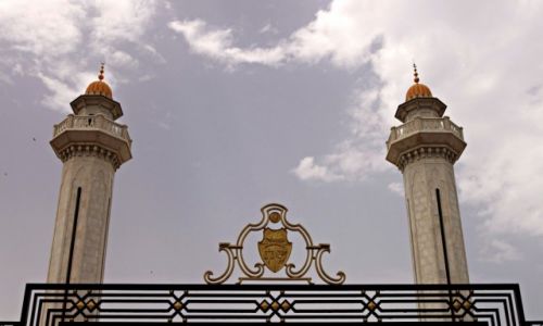 Zdjecie TUNEZJA / - / Monastir / Nad wejciem do mauzoleum 