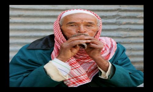 Zdjęcie TUNEZJA / -Naboul / Naboul / grajek