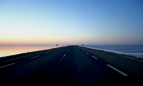 Zdjecie TUNEZJA / Sahara / Szatt al Darid / Droga