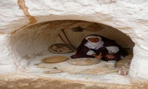 Zdjęcie TUNEZJA / Matmata / domostwo / Tym razem przez drzwi!